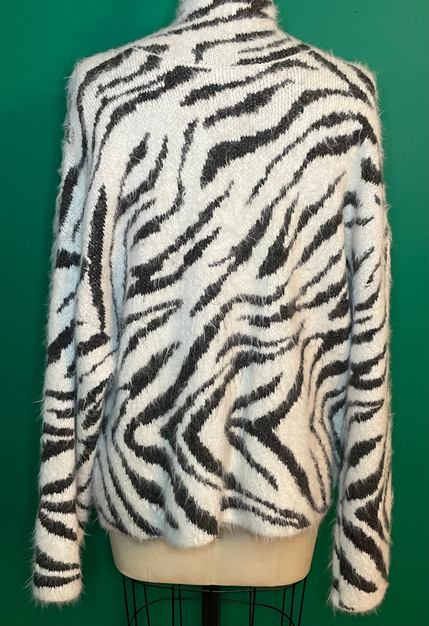 Zebra print sweater (S/M)