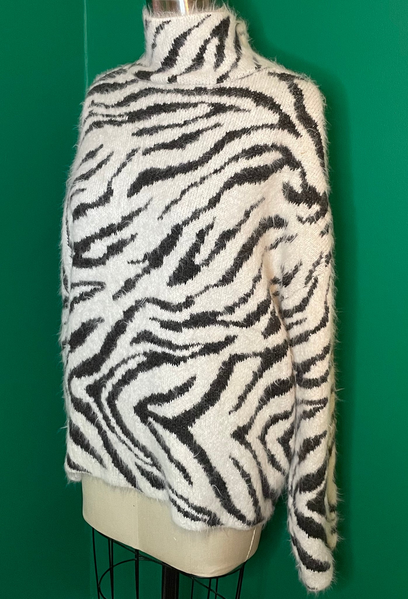 Zebra print sweater (S/M)